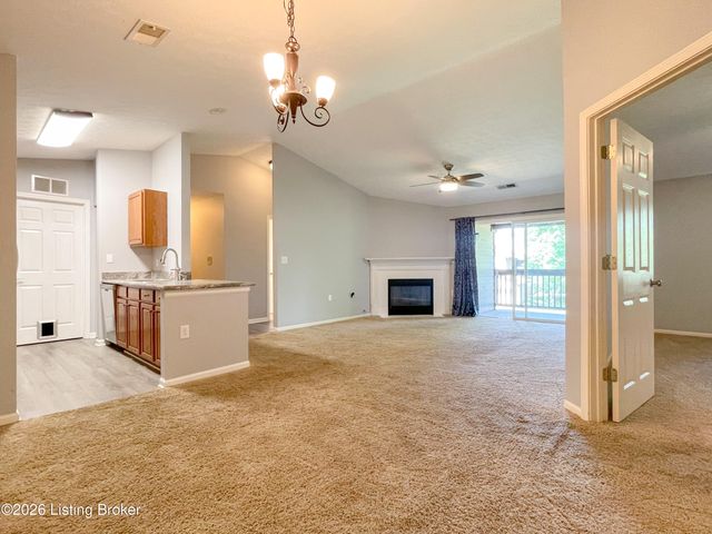 5305 Pacer Ln 204, Louisville, KY 40241