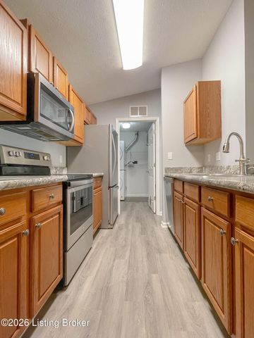 5305 Pacer Ln 204, Louisville, KY 40241