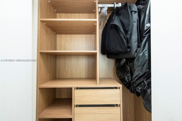 1331 Brickell Bay Dr 903, Miami, FL 33131