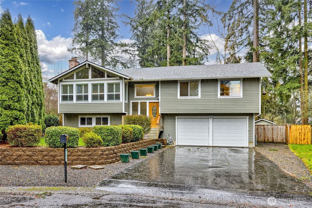3340 SE Summer Place, Port Orchard, WA 98366