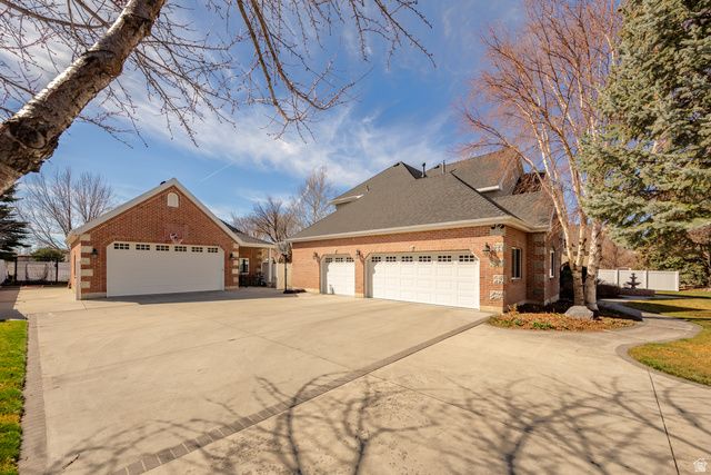 5843 W AVONMORE CIR, Highland, UT 84003