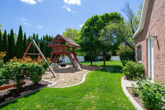 5843 W AVONMORE CIR, Highland, UT 84003