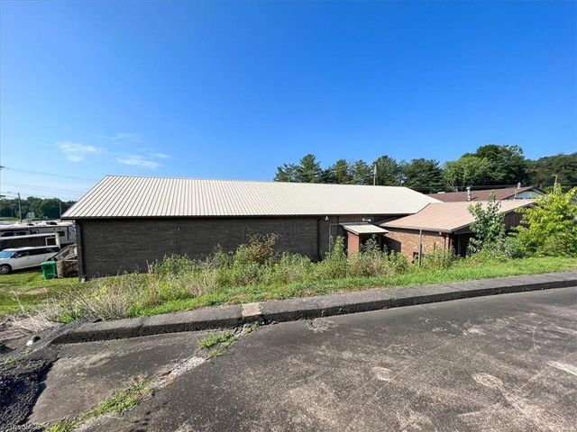 804 Merita Street, Mount Airy, NC 27030
