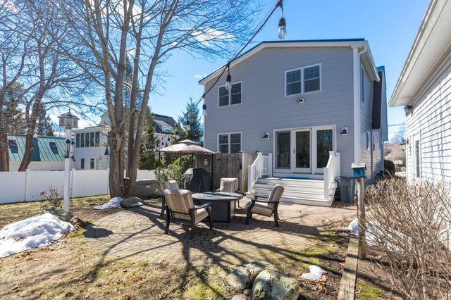 165 Cutts Street, Portsmouth, NH 03801