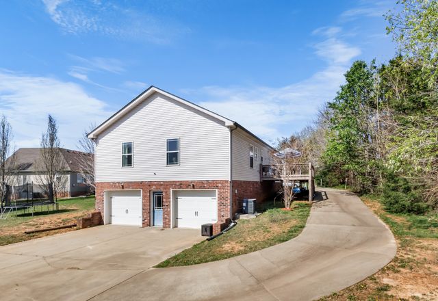 140 Pocono Dr, Pleasant View, TN 37146