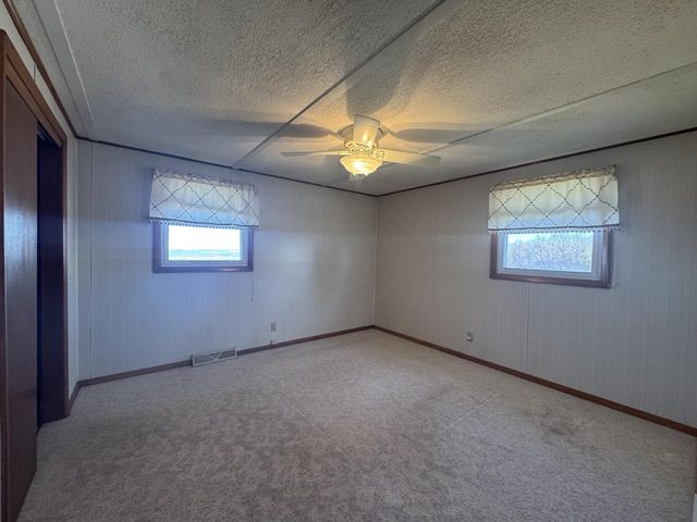 32158 County RD 1, La Crescent, MN 55947