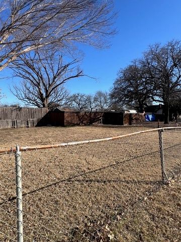 1016 N Masters Drive, Dallas, TX 75217