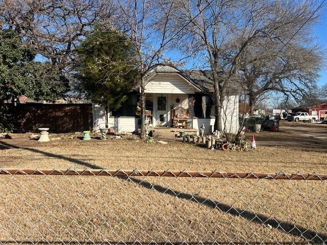 1016 N Masters Drive, Dallas, TX 75217