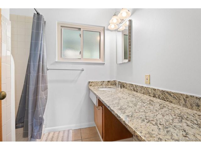 951 S Taft St, Lakewood, CO 80228
