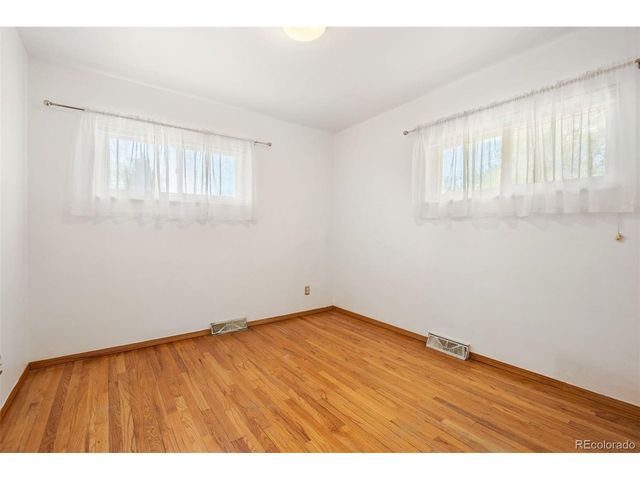 951 S Taft St, Lakewood, CO 80228