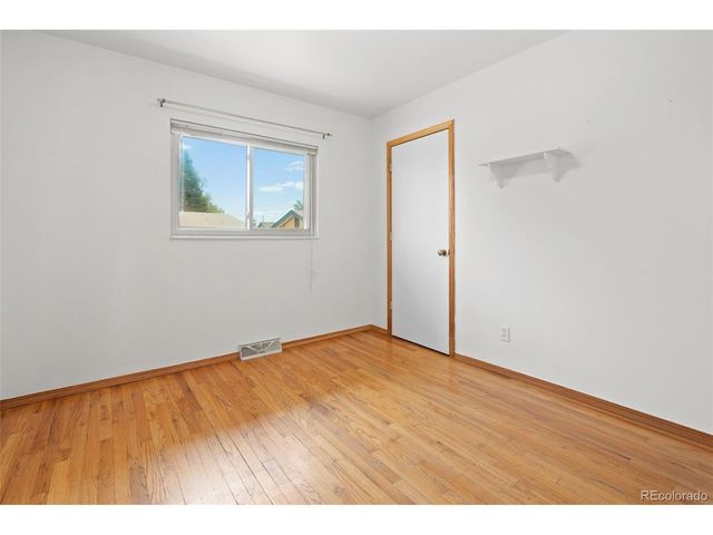 951 S Taft St, Lakewood, CO 80228