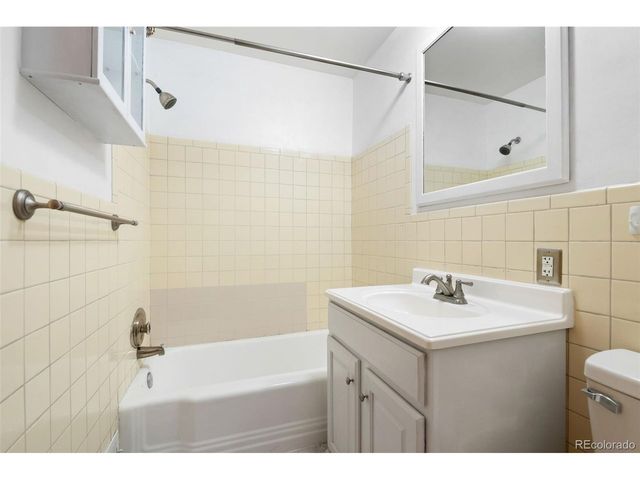 951 S Taft St, Lakewood, CO 80228