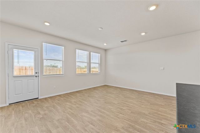 132 Kendall Lane, Uhland, TX 78656