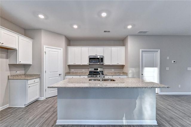 326 Golden Eagle Parkway, Braselton, GA 30517