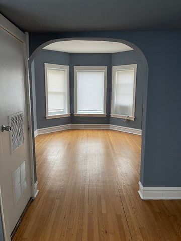 6653 S Saint Lawrence Avenue 2, Chicago, IL 60637