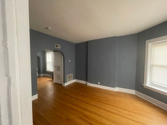 6653 S Saint Lawrence Avenue 2, Chicago, IL 60637