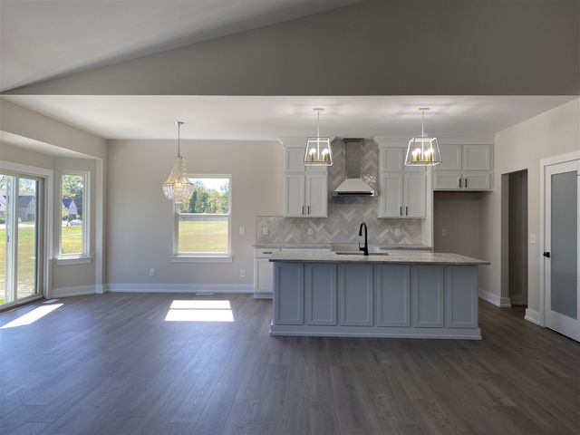 37234 Joy Road, Livonia, MI 48150