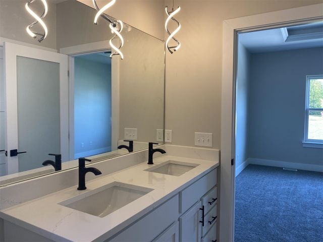 37234 Joy Road, Livonia, MI 48150