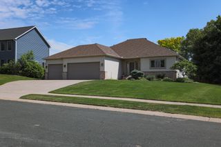 2400 Emerald Bend, Hudson, WI 54016