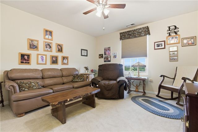 1 Coraopolis Rd 300, Kennedy Twp, PA 15108