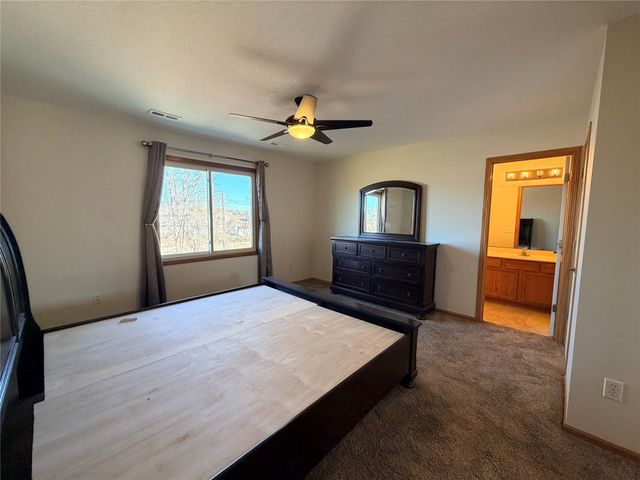 6128 NW 50th Street, Johnston, IA 50131