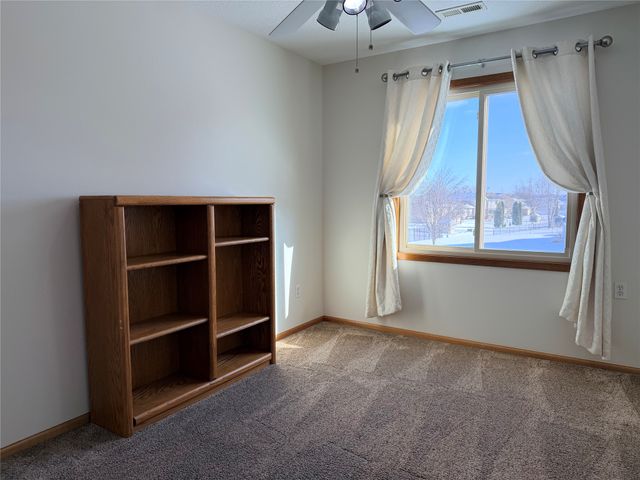 6128 NW 50th Street, Johnston, IA 50131