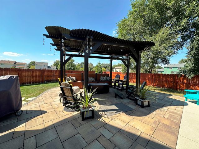 6128 NW 50th Street, Johnston, IA 50131