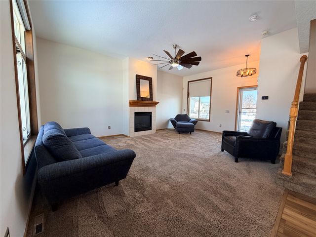 6128 NW 50th Street, Johnston, IA 50131