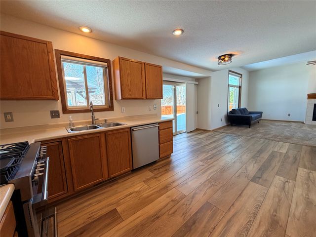 6128 NW 50th Street, Johnston, IA 50131