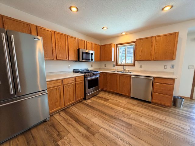 6128 NW 50th Street, Johnston, IA 50131