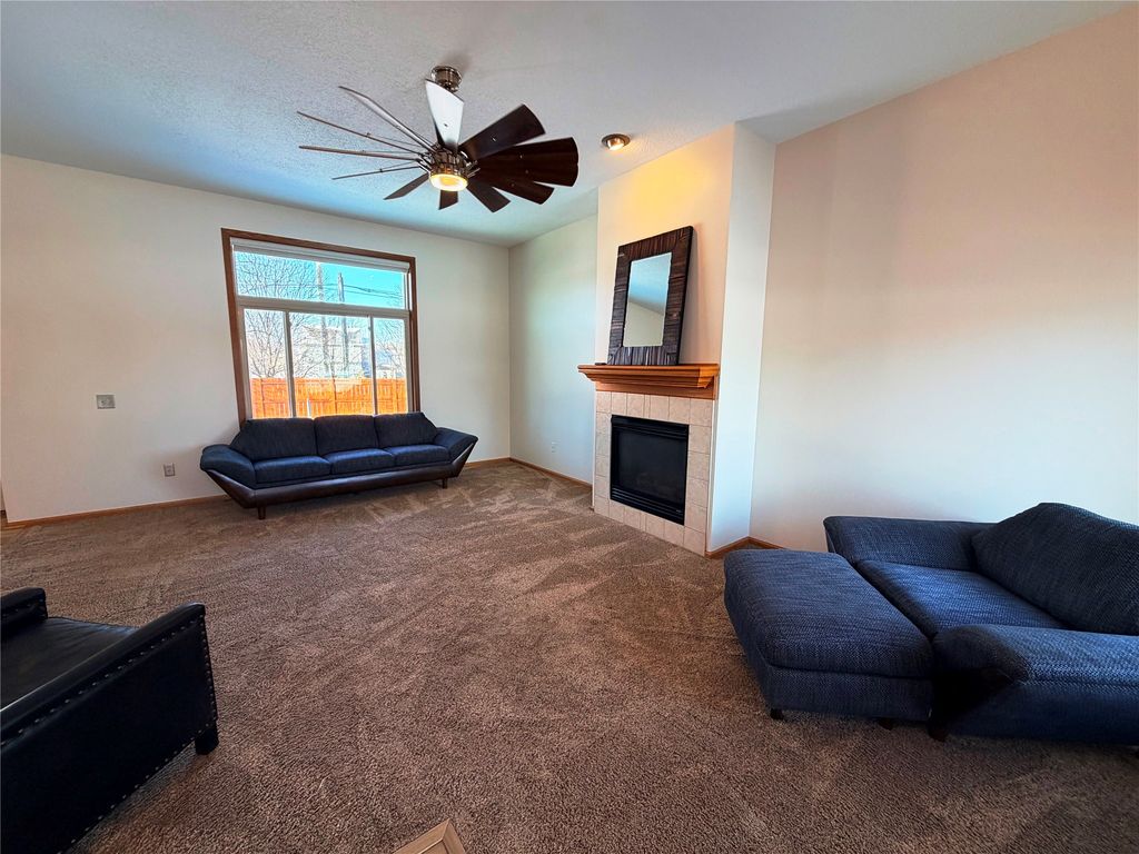 6128 NW 50th Street, Johnston, IA 50131