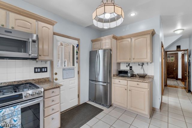 180 E Clay, Roselle Park Boro, NJ 07204