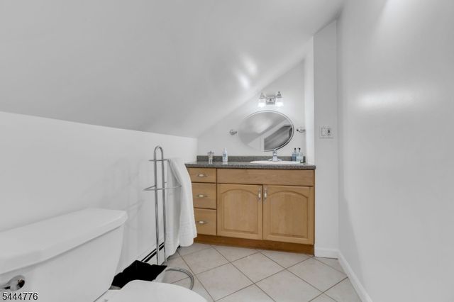 180 E Clay, Roselle Park Boro, NJ 07204
