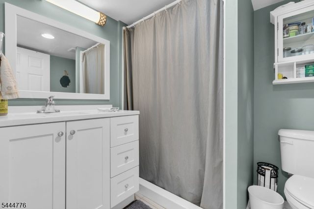 180 E Clay, Roselle Park Boro, NJ 07204