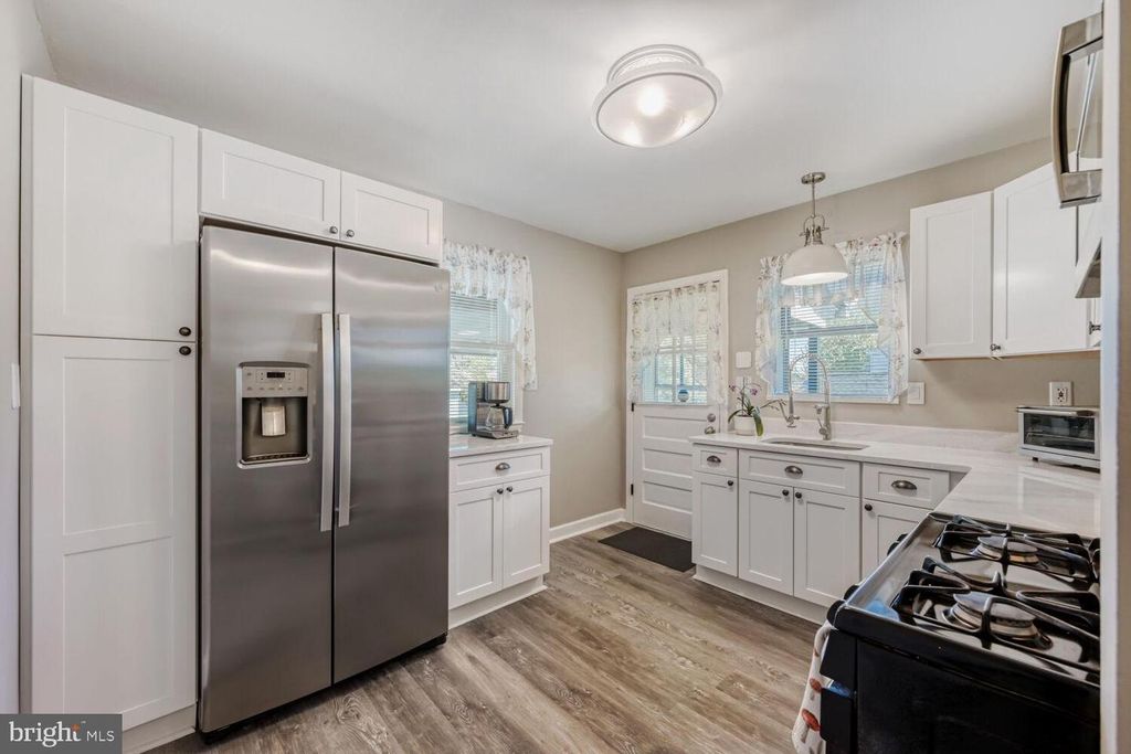 Image 10 of property listing at 5711 REDMOND ST, Baltimore, MD 21225