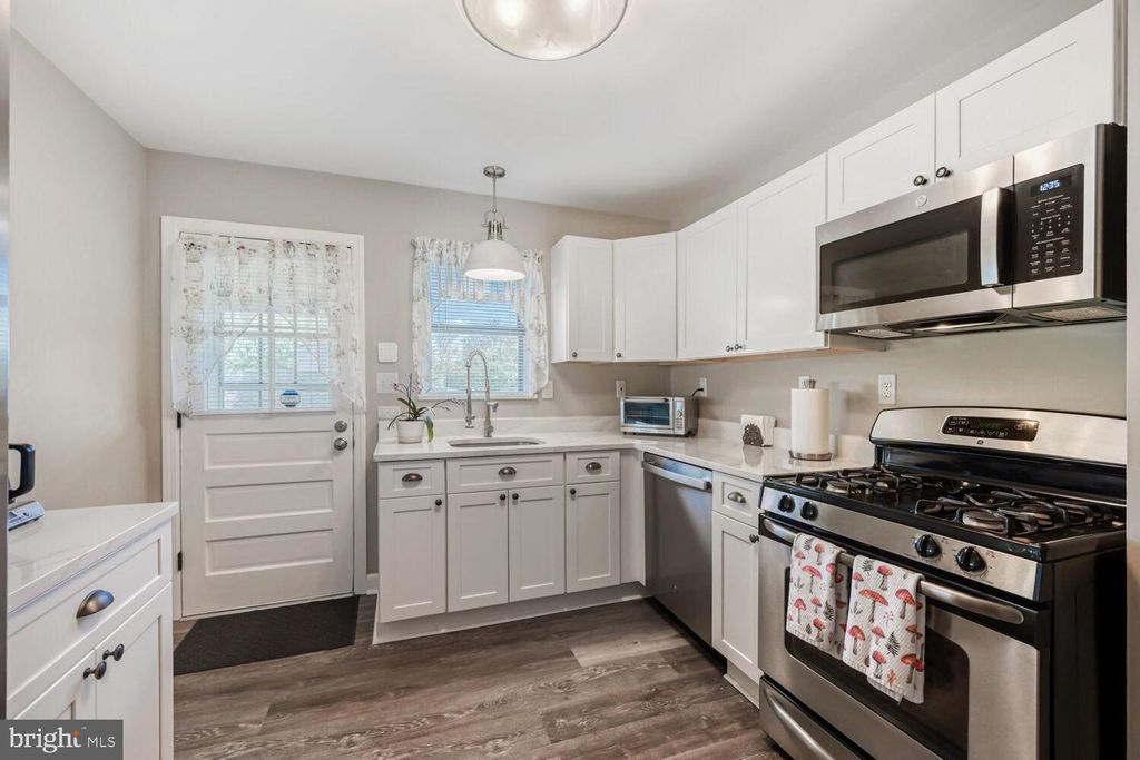 Image 11 of property listing at 5711 REDMOND ST, Baltimore, MD 21225