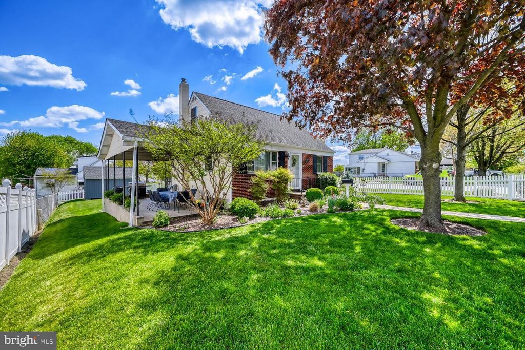 Image 2 of property listing at 5711 REDMOND ST, Baltimore, MD 21225