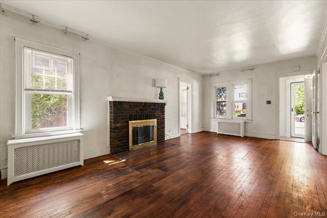 33 Lawrence Avenue, Malverne, NY 11565