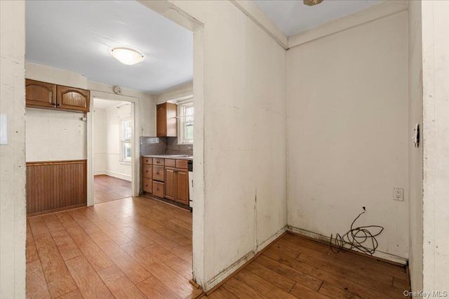33 Lawrence Avenue, Malverne, NY 11565