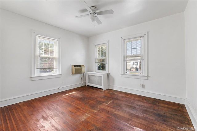 33 Lawrence Avenue, Malverne, NY 11565