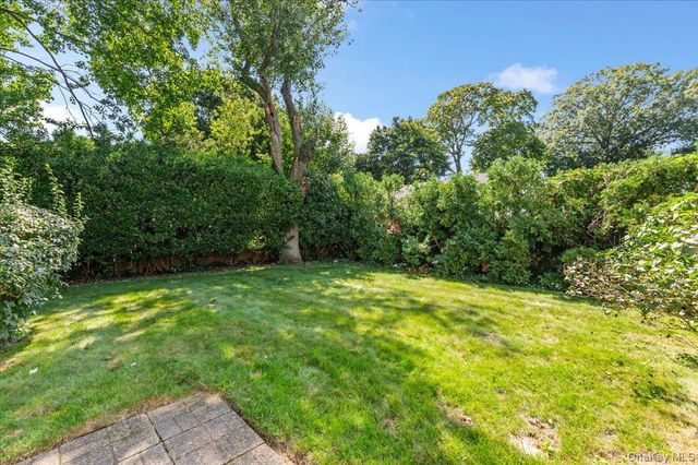 33 Lawrence Avenue, Malverne, NY 11565