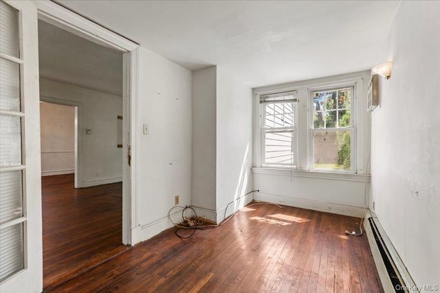 33 Lawrence Avenue, Malverne, NY 11565
