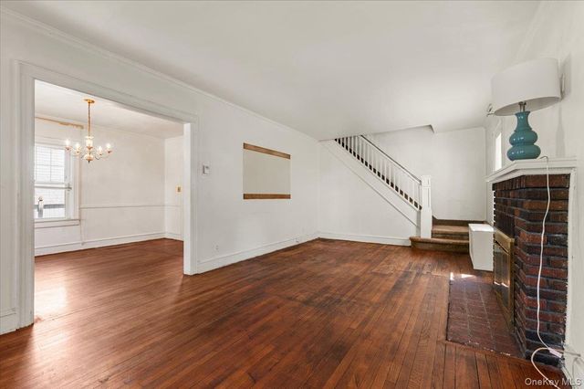 33 Lawrence Avenue, Malverne, NY 11565