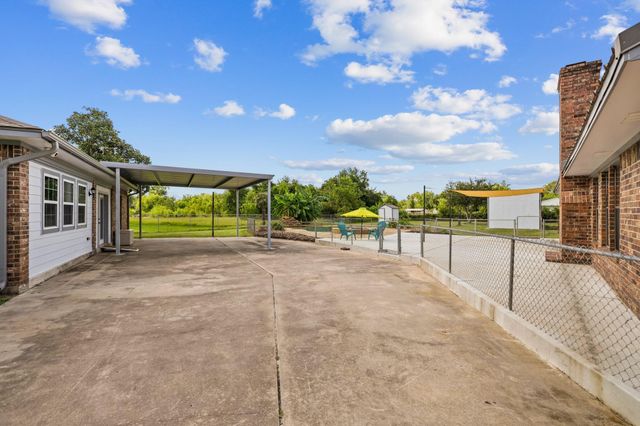 4435 S Tower Road, Santa Fe, TX 77517