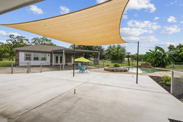 4435 S Tower Road, Santa Fe, TX 77517