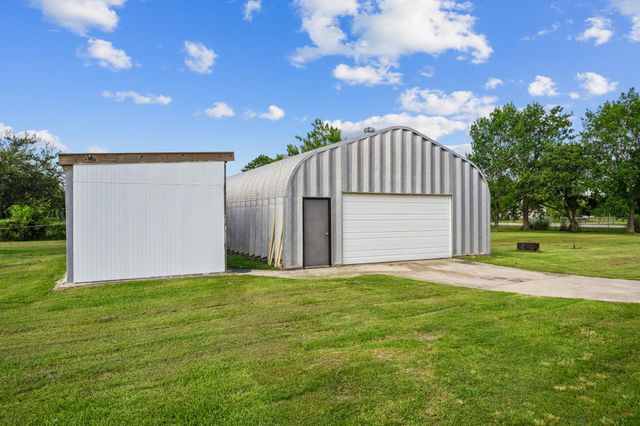 4435 S Tower Road, Santa Fe, TX 77517