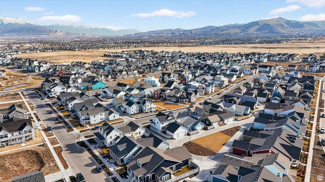 11484 S PEBBLE POND RD, South Jordan, UT 84009