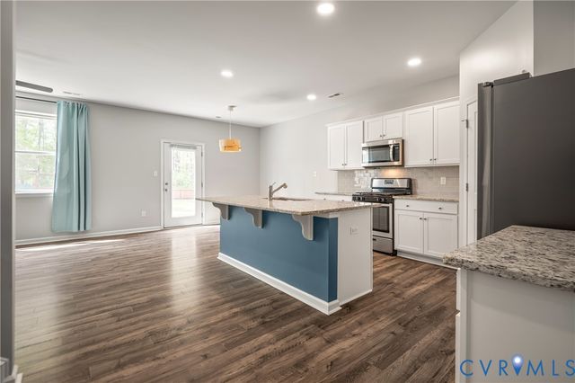 11518 Longtown Trl, Midlothian, VA 23112