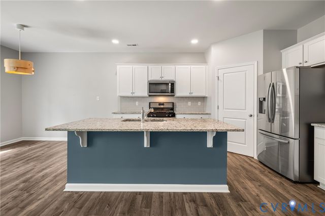 11518 Longtown Trl, Midlothian, VA 23112