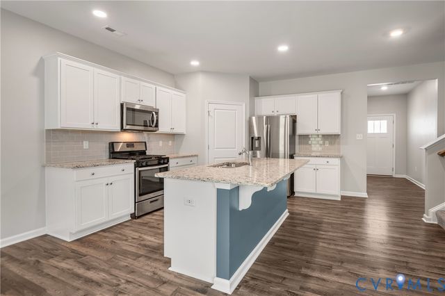 11518 Longtown Trl, Midlothian, VA 23112